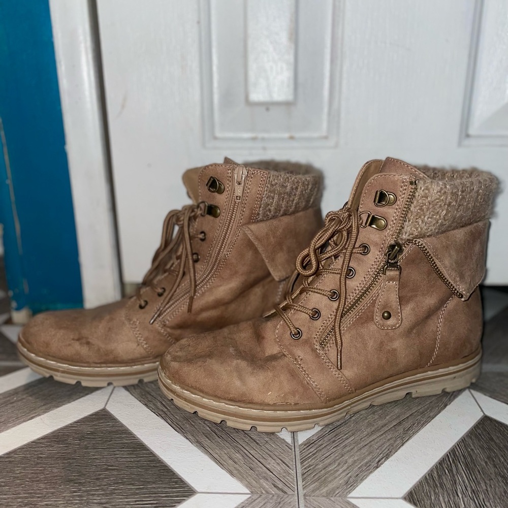 Cliffs.  Size - 8 1/2 in women’s